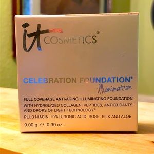 IT Cosmetics Celebration Foundation Illumination (Medium)